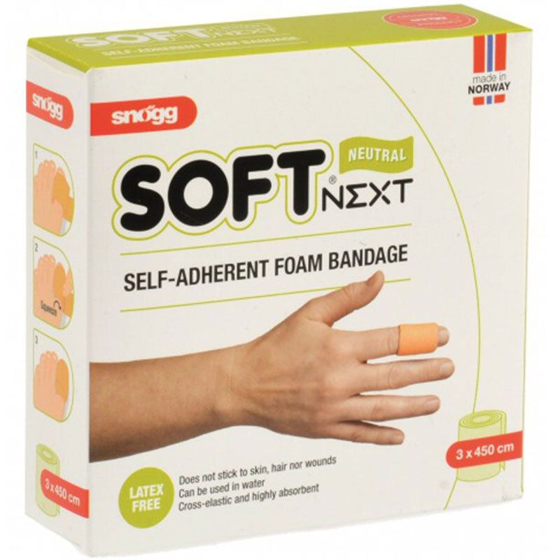 Verpackung mit Pflaster. Aufschrift: SOFT NEXT, neutral. Latexfrei. 3 x 450 cm. Selbsthaftendes Schaumverband.