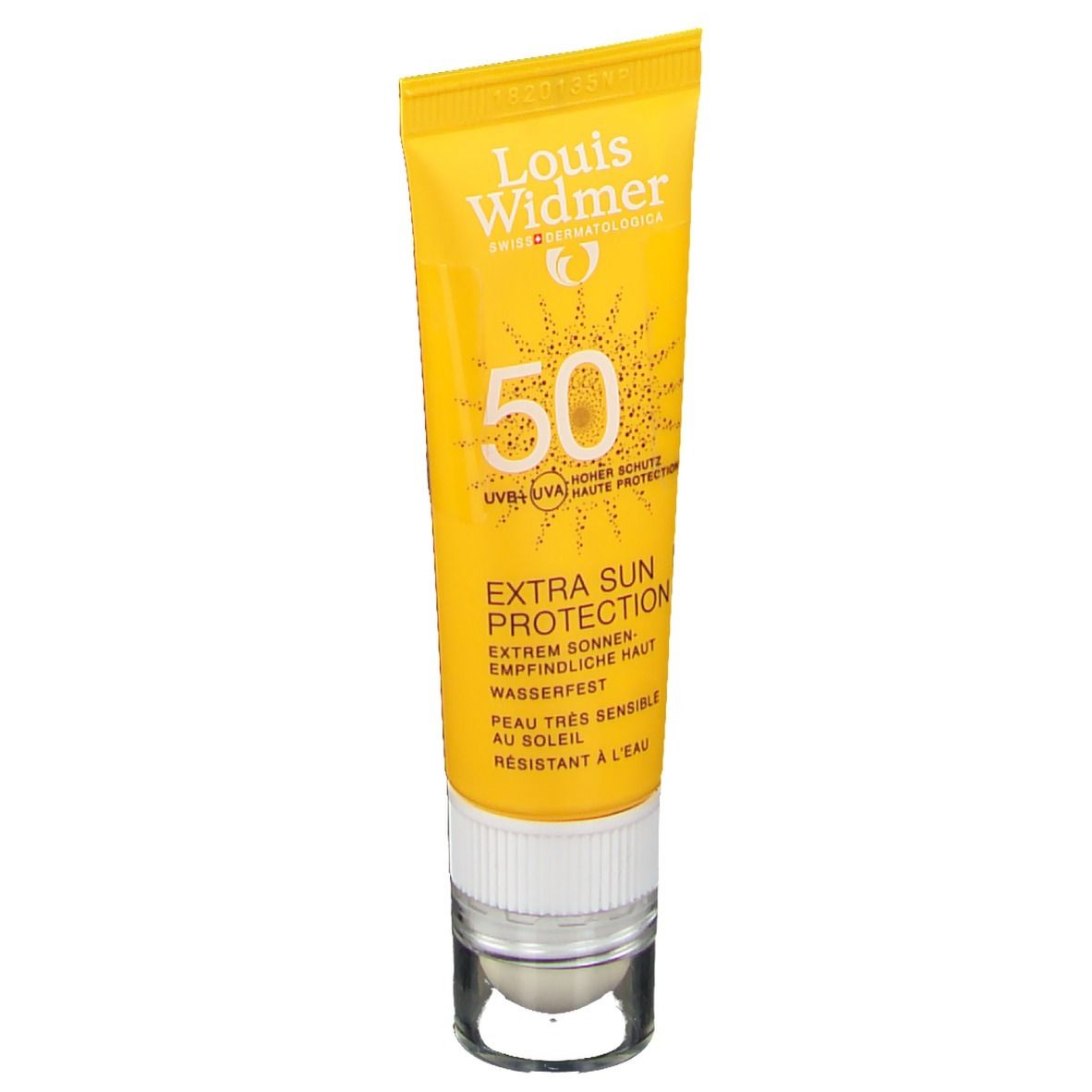 Gelbe Tube mit Sonnencreme. Aufschrift: Louis Widmer, 50, Extra Sun Protection. Wasserfest. Für extrem sonnenempfindliche Haut.