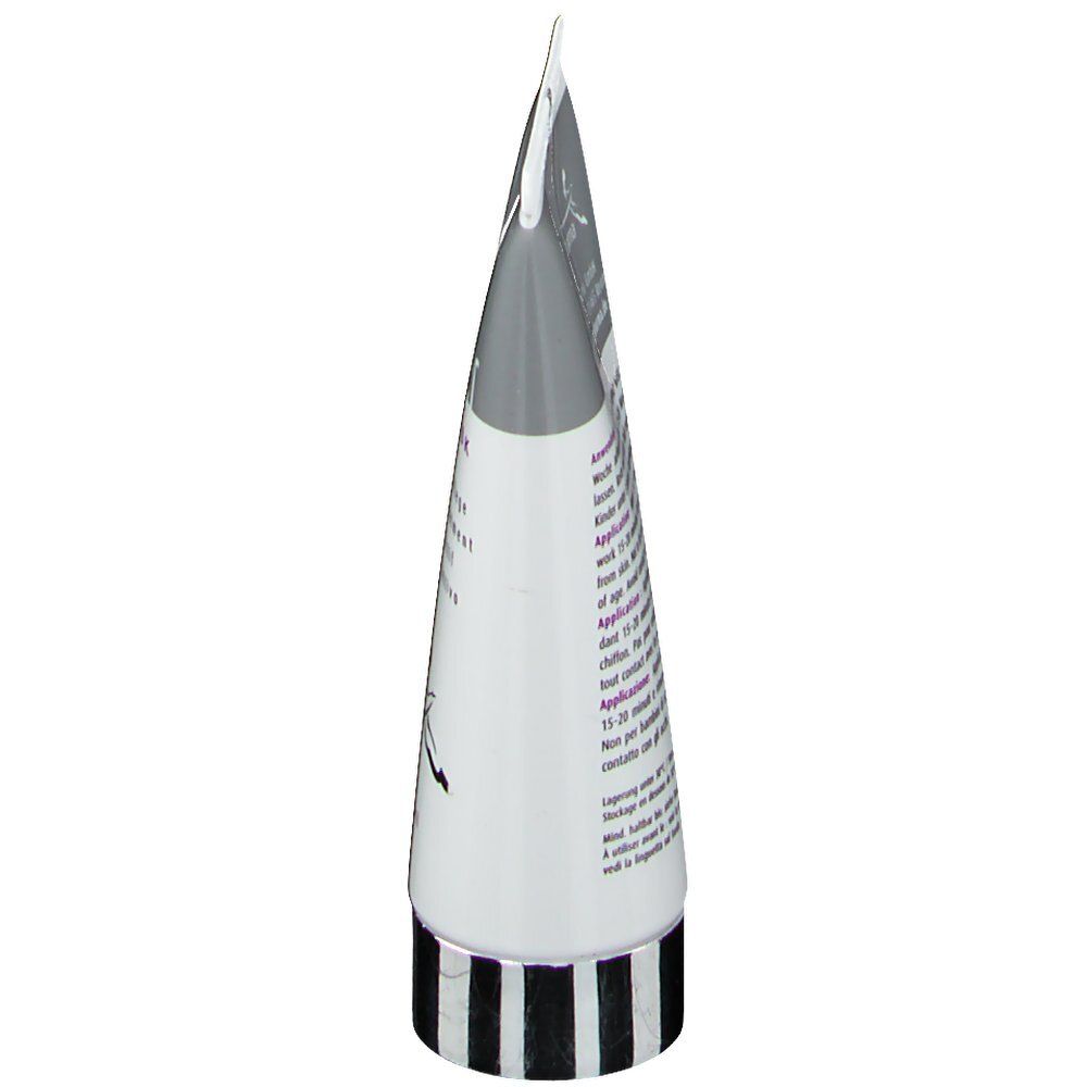 Schrägansicht der Tube skinicer® Repair Mask. Weiß, silberfarben, schwarzer Ring am Boden. Text auf der Rückseite.