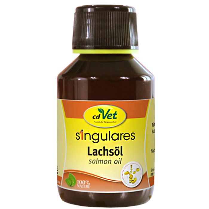 Braune Flasche mit schwarzem Deckel. Auf dem Etikett steht "cd Vet singulares Lachsöl salmon oil".