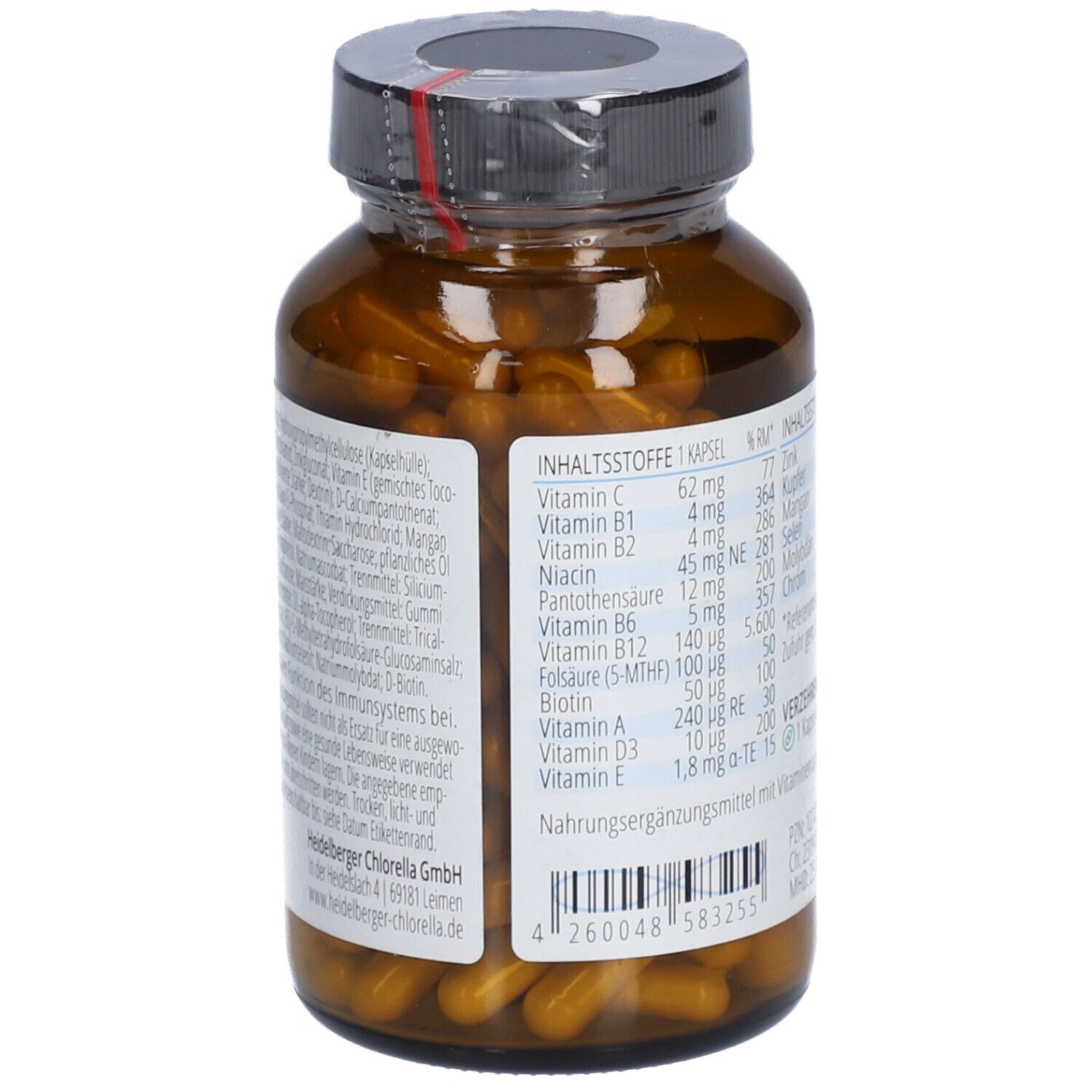 Rückseite der braunen Glasflasche. Etikett mit Inhaltsstoffen, darunter Vitamin C, B12, und D3. Kapseln sichtbar.