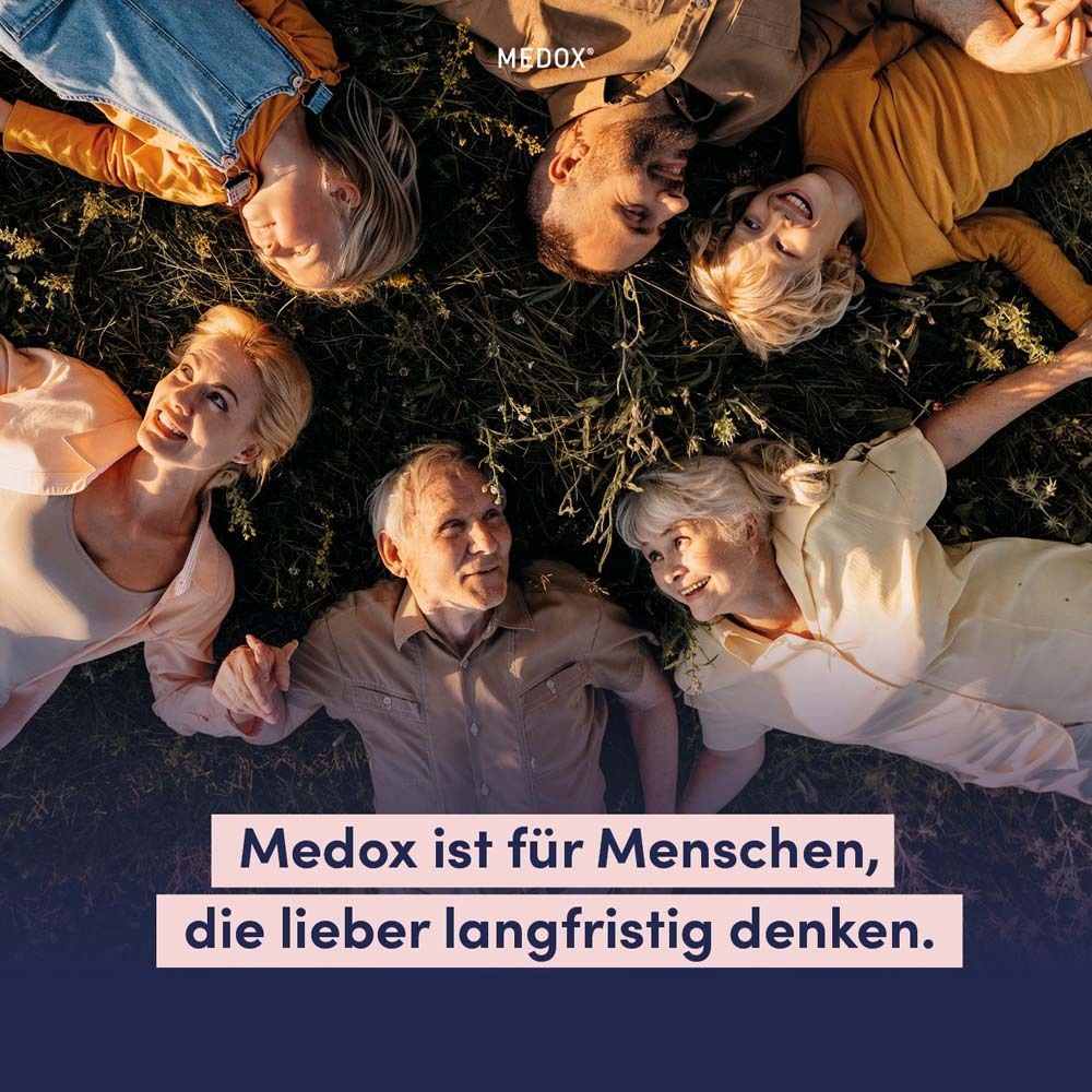 Packung MEDOX® mit Blaubeeren und Johannisbeeren. Text: Mit Anthocyanen. Produkt aus Norwegen.