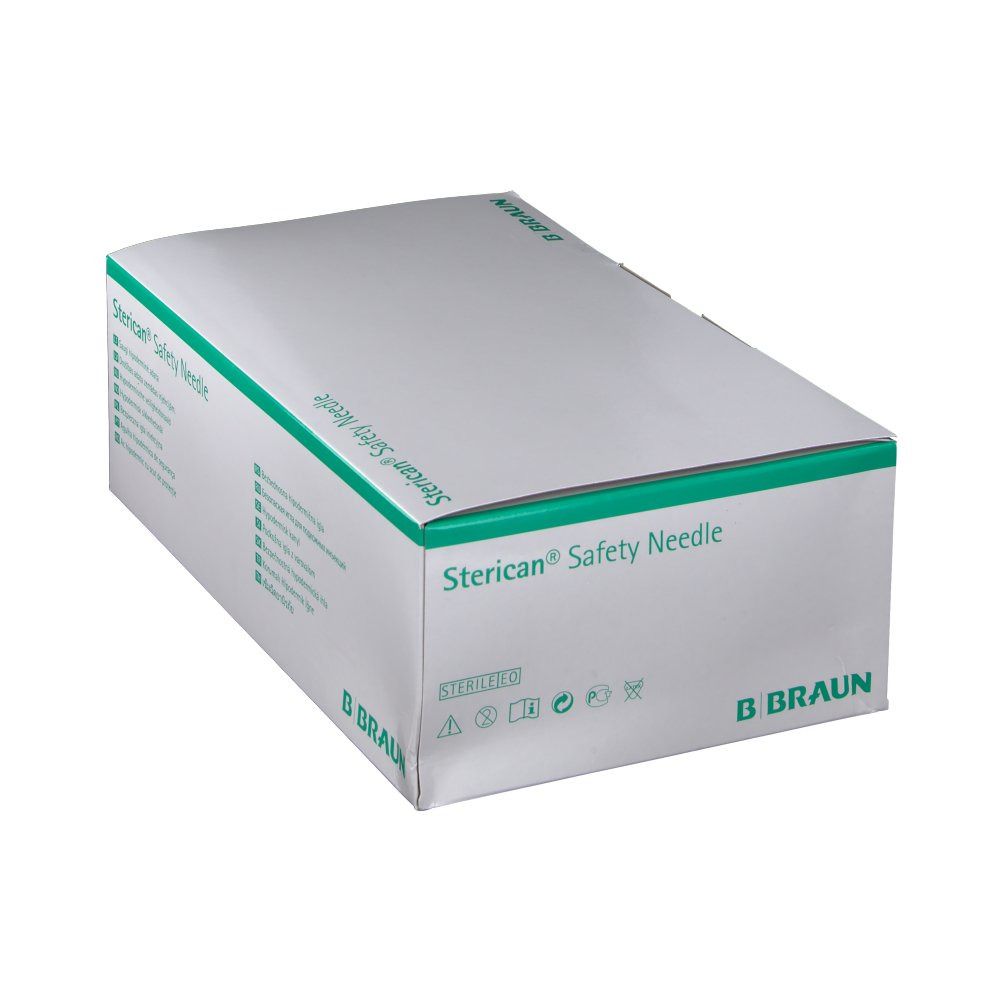 Karton "Sterican Safety Needle" mit "B Braun" Logo. Weiße Verpackung mit grünen Akzenten und Produktbezeichnung. Winkelansicht.