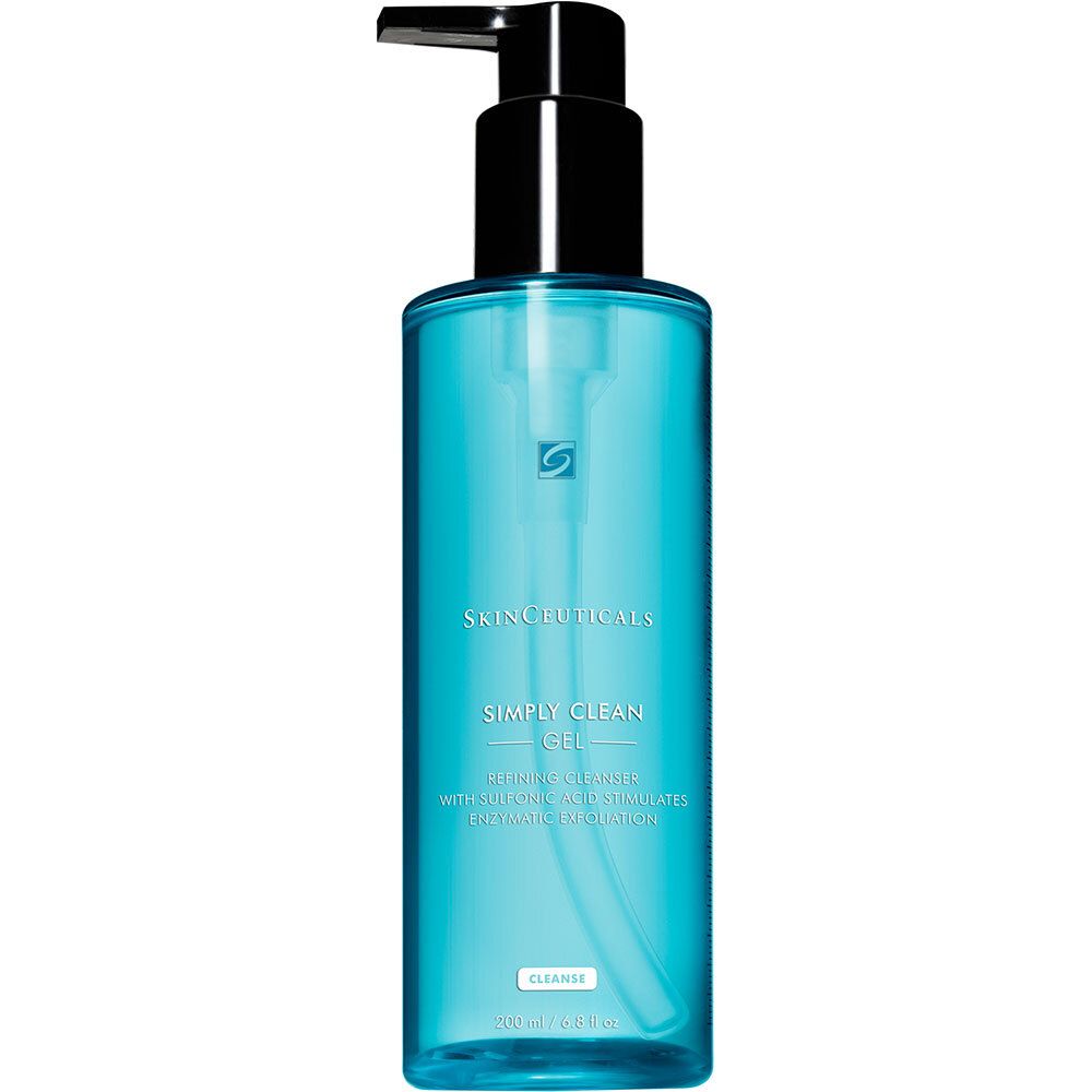 Blau-transparente Flasche mit schwarzem Pumpkopf. Aufschrift: Skinceuticals Simply Clean Gel.