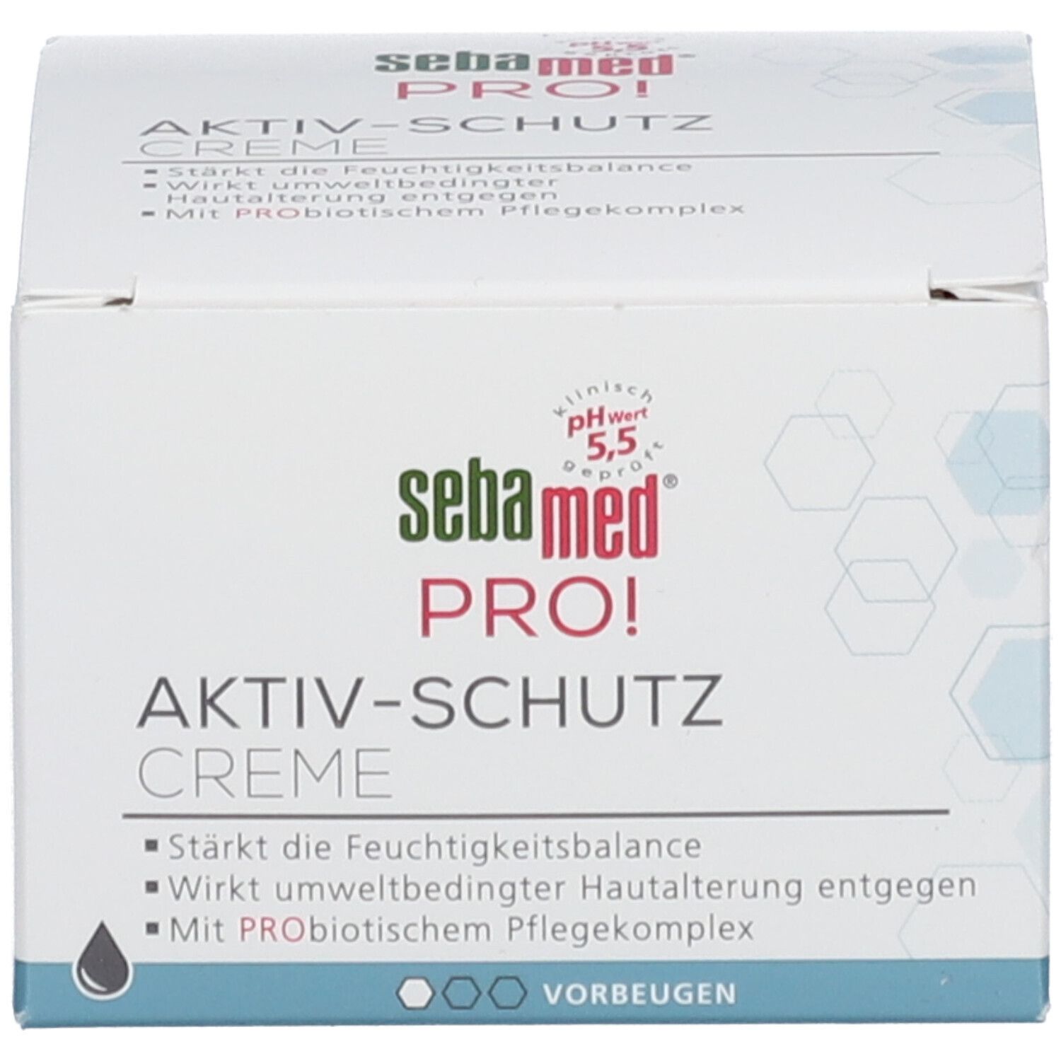 Karton. Aufschrift: sebamed PRO! Aktiv-Schutz Creme. pH 5,5. Mit probiotischem Pflegekomplex. Text: Stärkt die Feuchtigkeitsbalance.