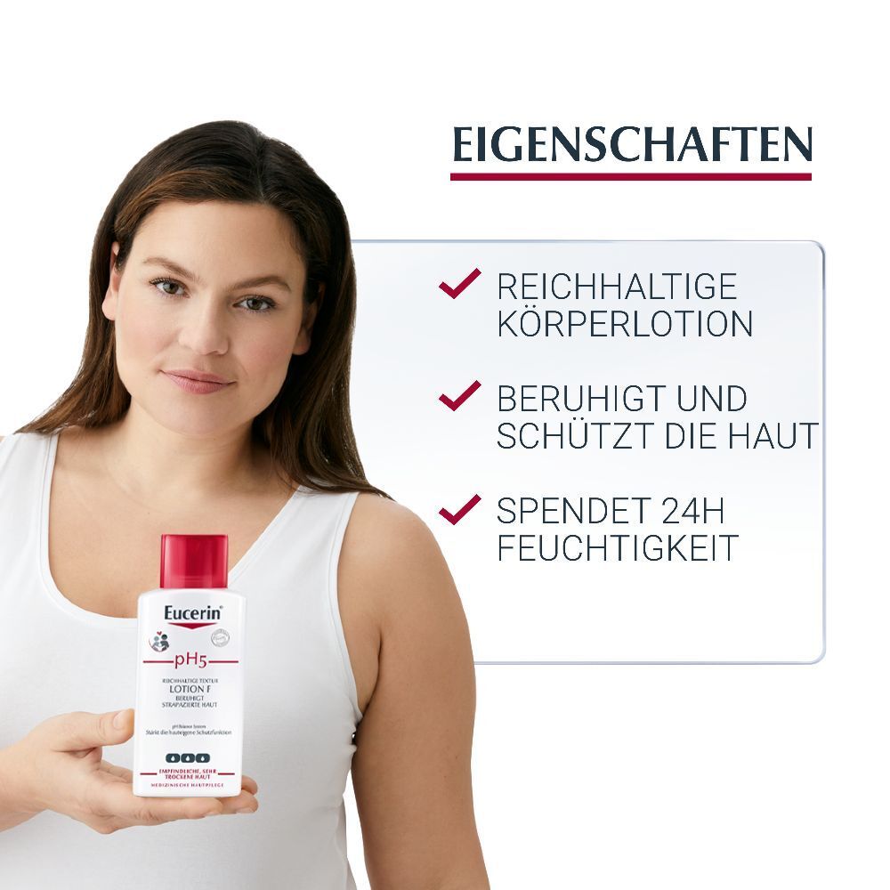 Frau hält Flasche Eucerin pH5 Lotion F. Text: Reichhaltige Körperlotion, beruhigt, spendet 24h Feuchtigkeit.