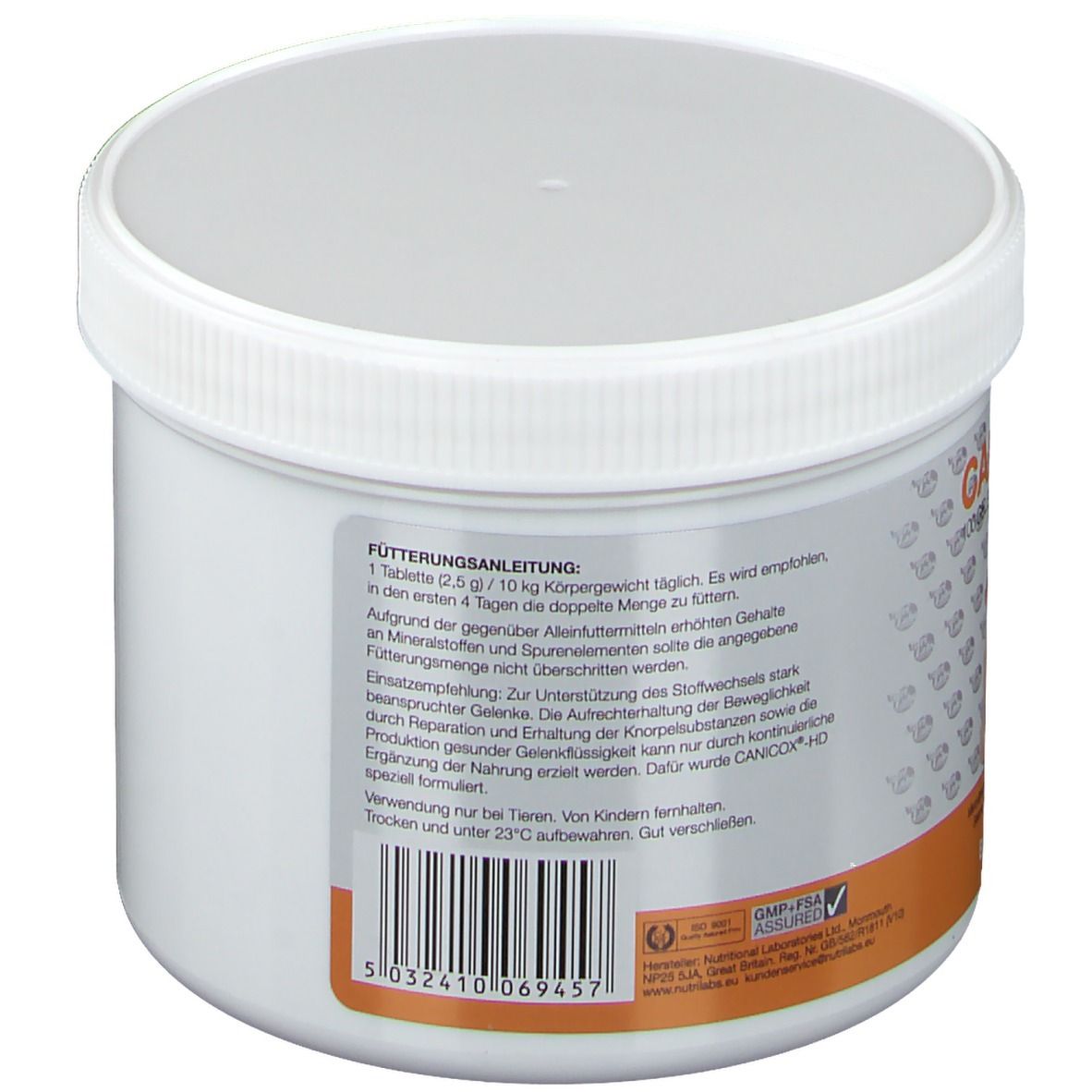 Weißer Behälter mit Deckel. Rückseite mit Fütterungsempfehlung und Inhaltsangaben. Orangefarbener Streifen.
