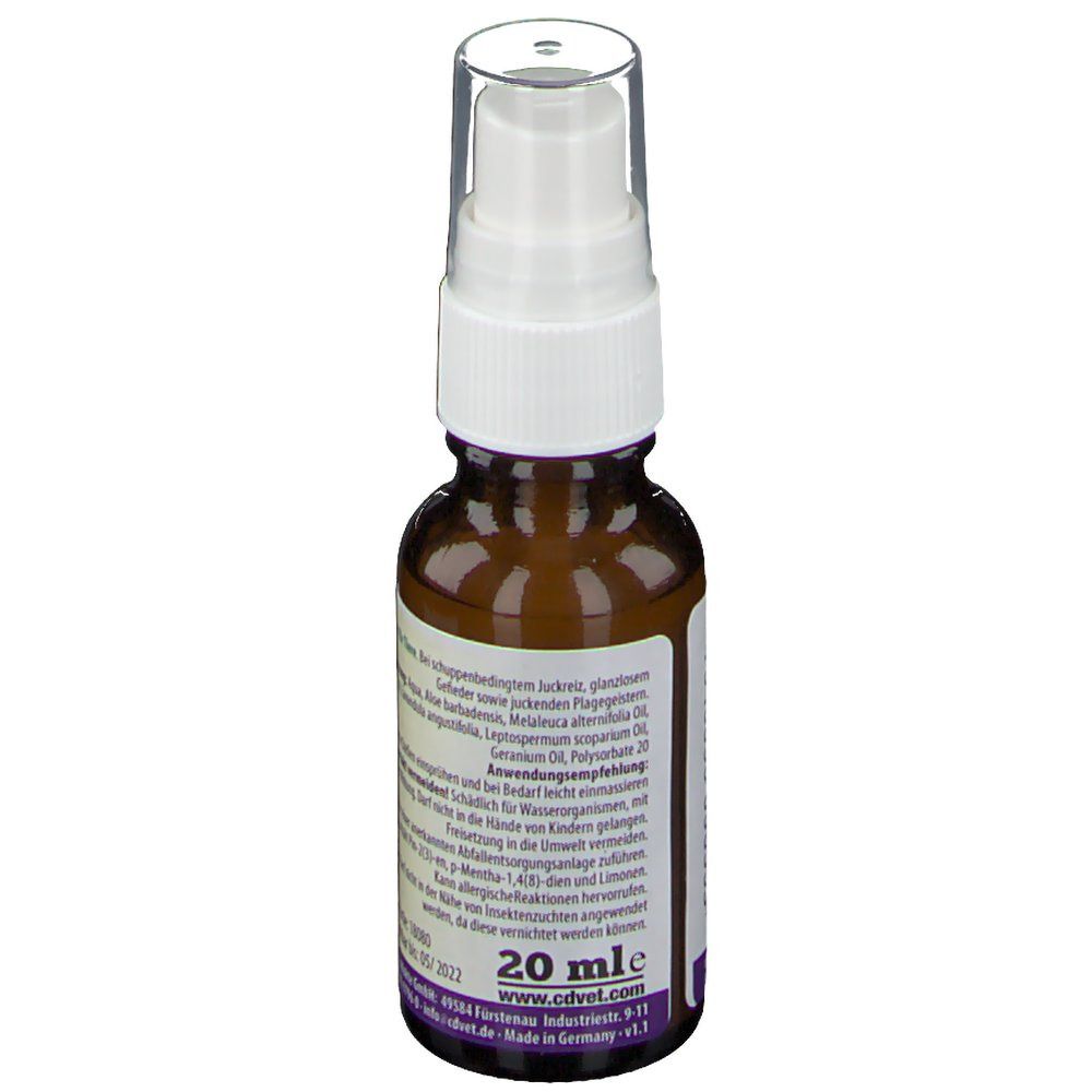 Rückseite der braunen Sprühflasche. Text: Inhaltsstoffe, 20 ml, www.cdvet.com, hergestellt in Deutschland.