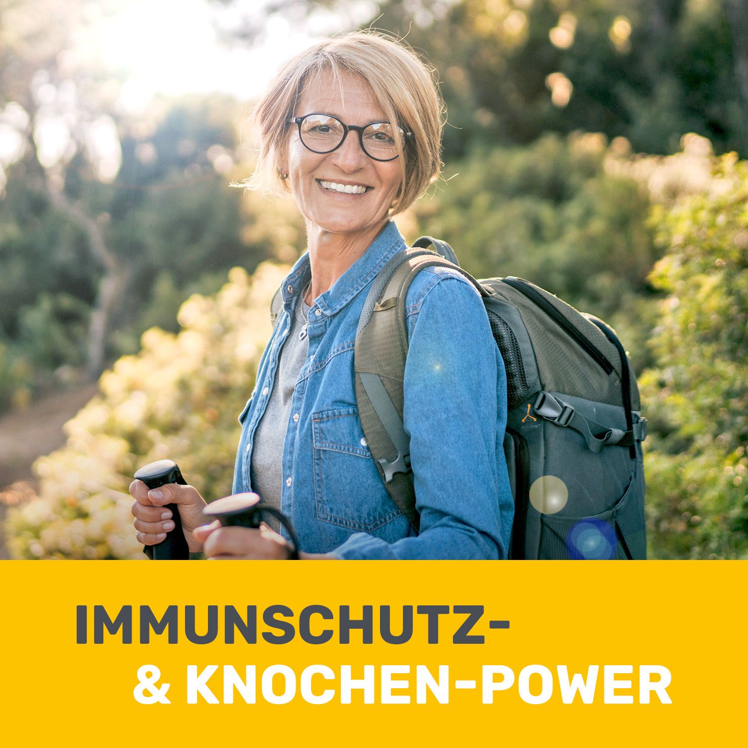 Frau mit Rucksack und Wanderstöcken. Text: Immunschutz- & Knochen-Power.