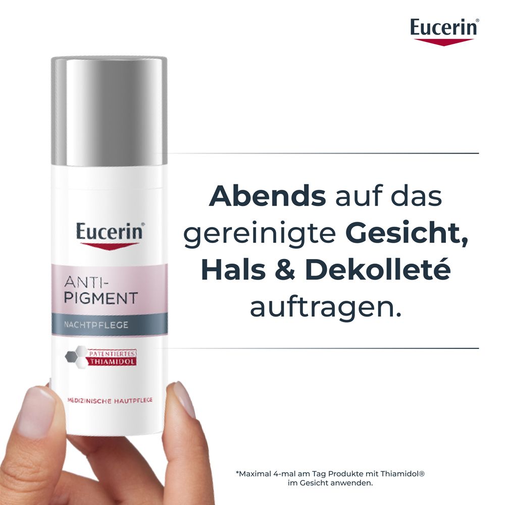Hand hält Flasche. Text: Abends auf das gereinigte Gesicht, Hals & Dekolleté auftragen. Eucerin Logo.