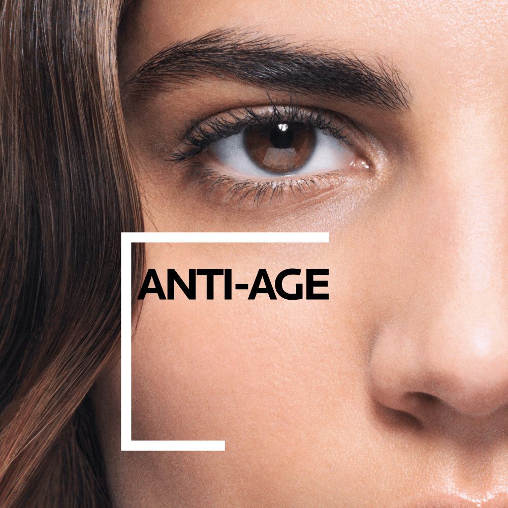 Nahaufnahme eines Auges. Text: ANTI-AGE.