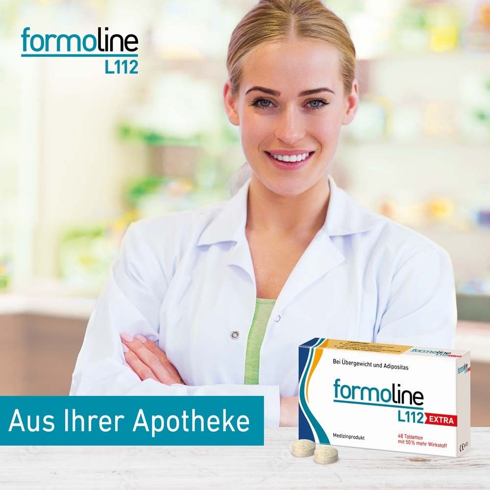 Apothekerin mit einer Packung formoline L112 EXTRA. Aufschrift: Aus Ihrer Apotheke.