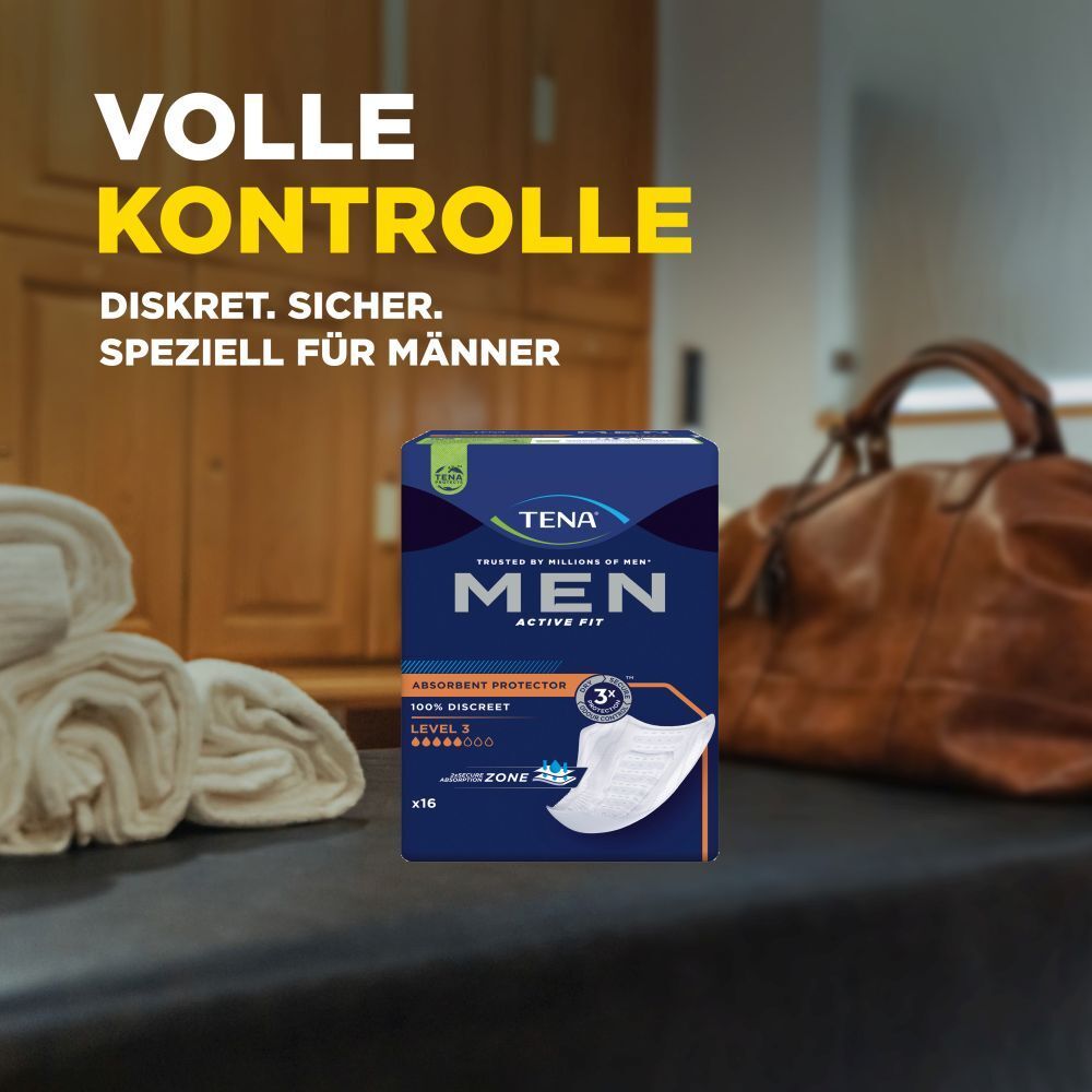 TENA Men Active Fit Packung. Aufschrift: Volle Kontrolle. Diskret, sicher, speziell für Männer. Im Hintergrund: Handtücher und Tasche.