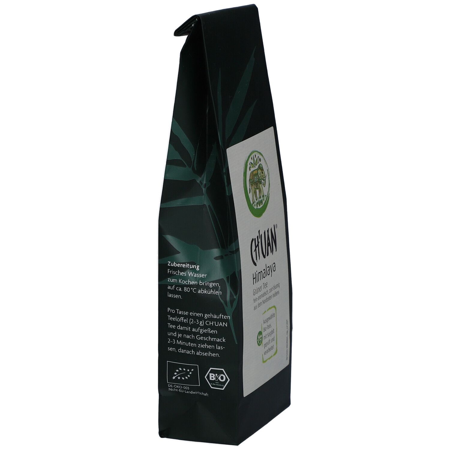 Dunkelgrüne Verpackung. CH'UAN Himalaya Grüner Tee. Zubereitungshinweise. Bio-Siegel.