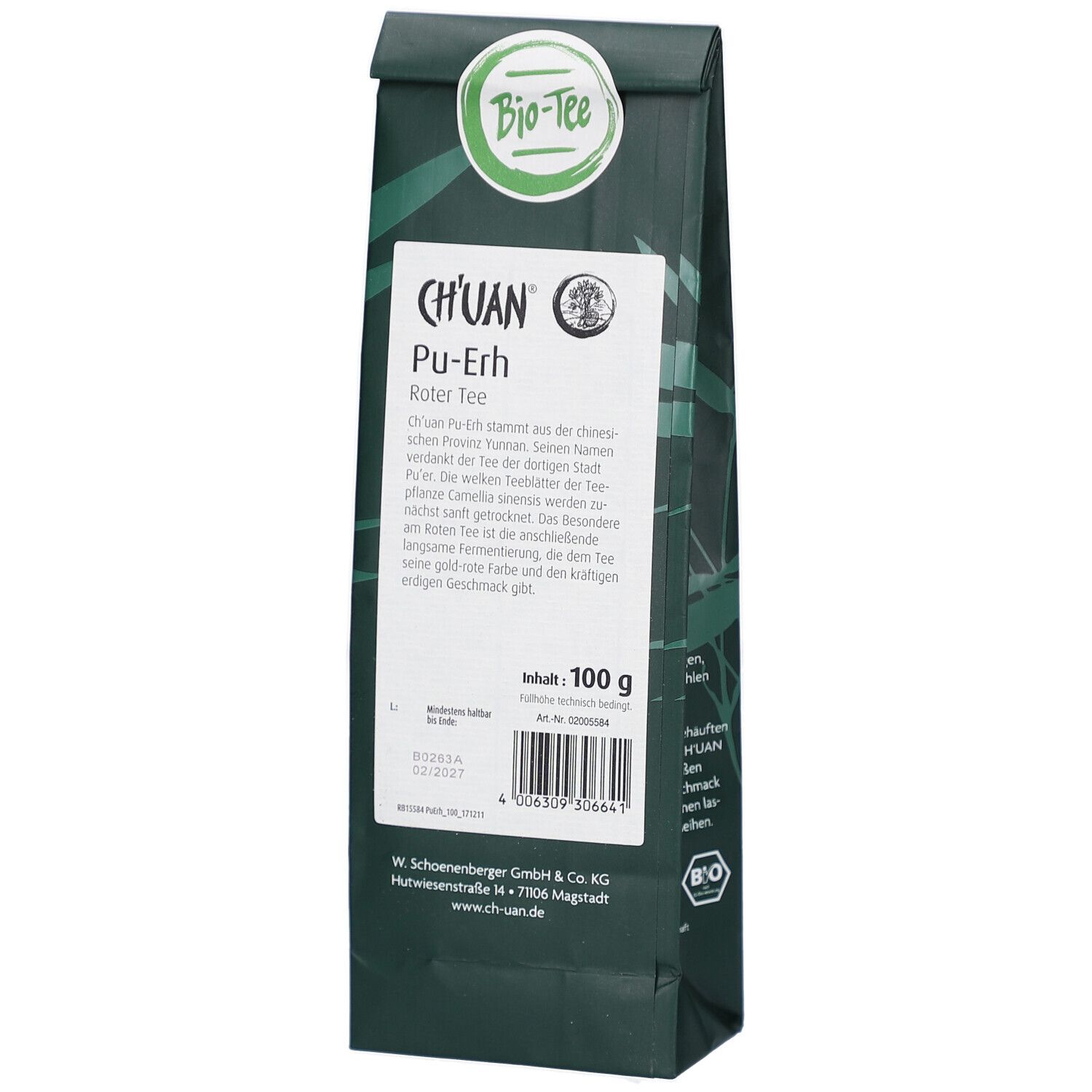 Dunkelgrüne Verpackung mit weißem Etikett. Aufschrift: CH'UAN Pu-Erh-Tee. Bio-Tee. 100 g. Bio-Siegel.