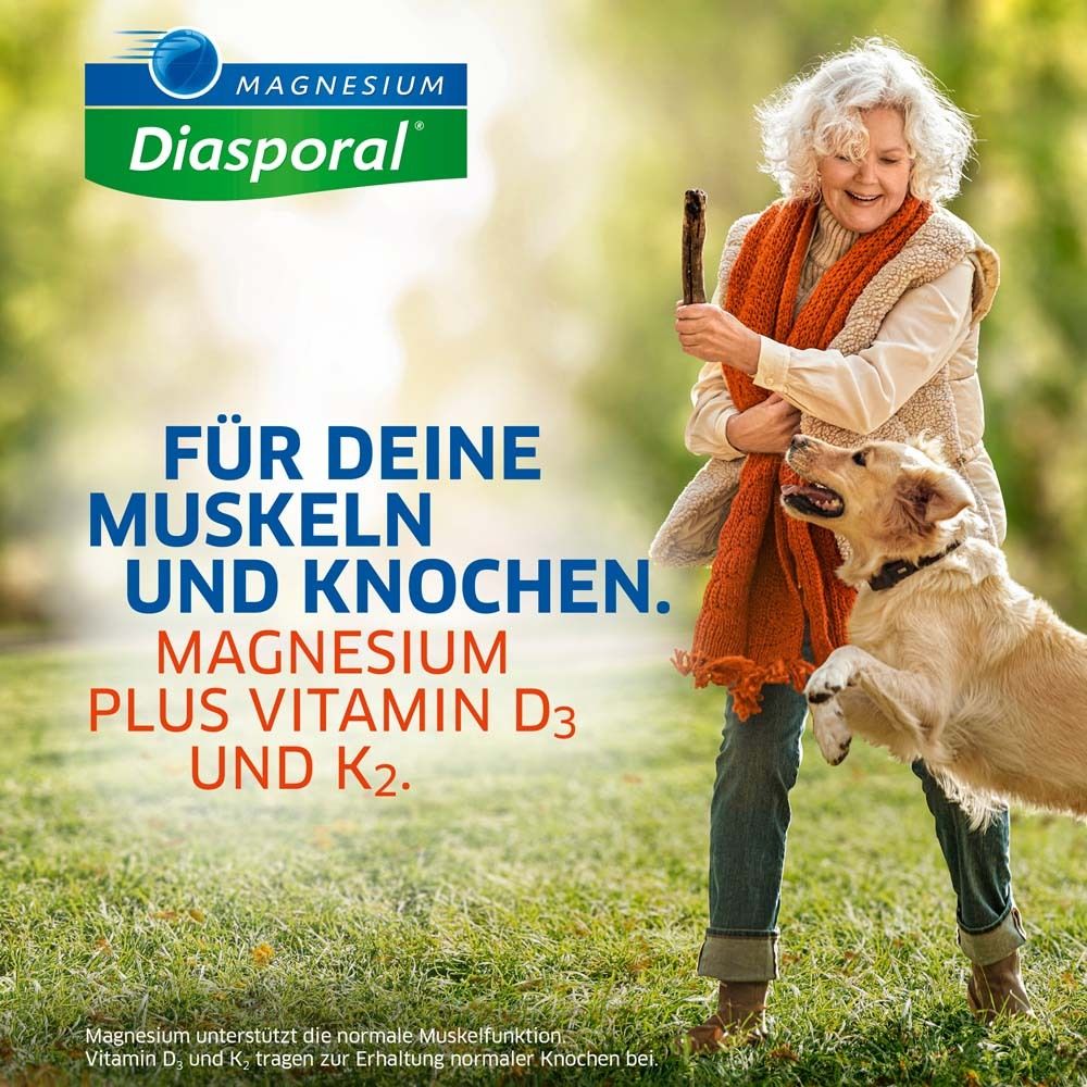 Ältere Frau mit Hund im Park. Text: Für deine Muskeln und Knochen. Magnesium plus Vitamin D3 und K2.