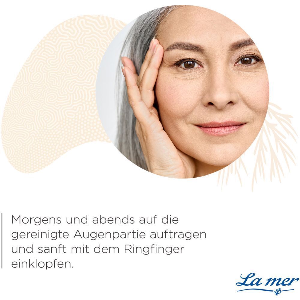 Frau trägt Augencreme auf. Text: Morgens und abends auf die gereinigte Augenpartie auftragen und sanft mit dem Ringfinger einklopfen.