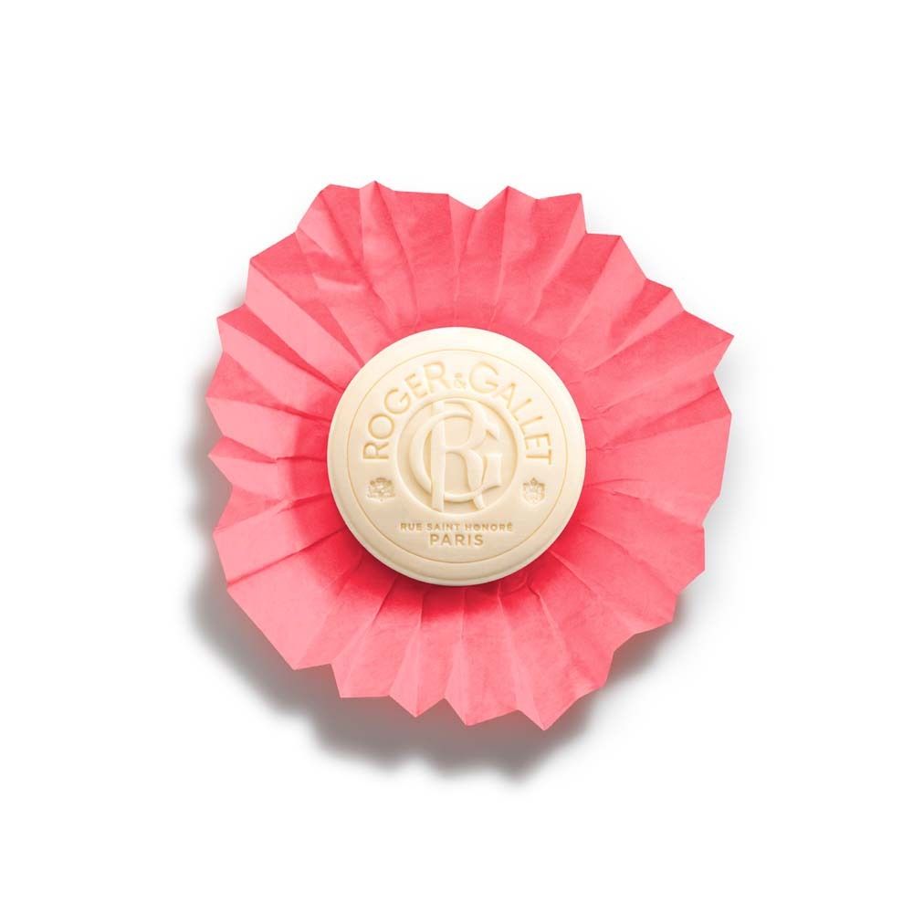 Runde Seife in rotem Papier. ROGER&GALLET-Etikett. Aufschrift: Gingembre Rouge, Paris. Blütenmuster.