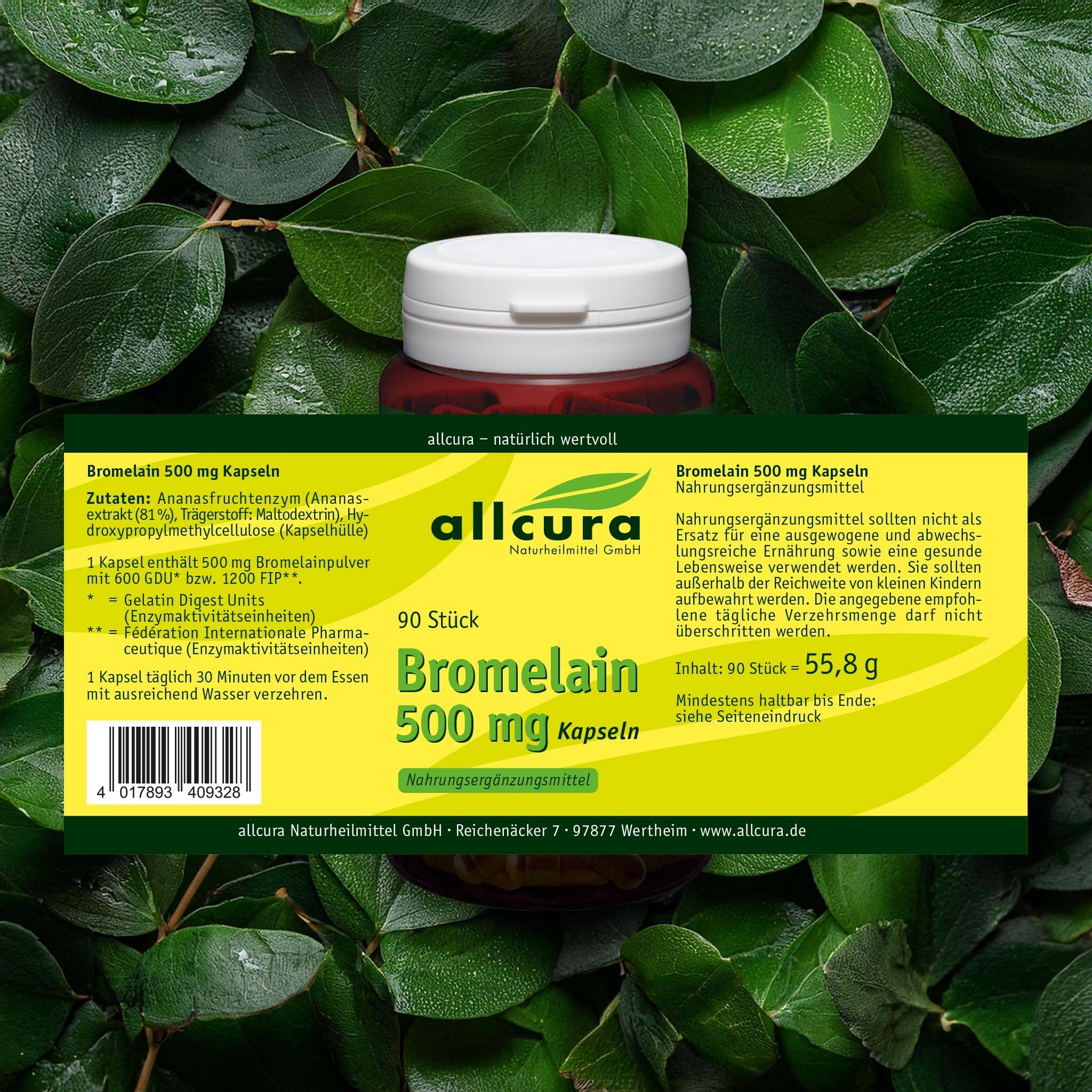 Braune Flasche mit weißem Deckel, umgeben von Blättern. Aufschrift: allcura Bromelain 500 mg Kapseln. 90 Stück.