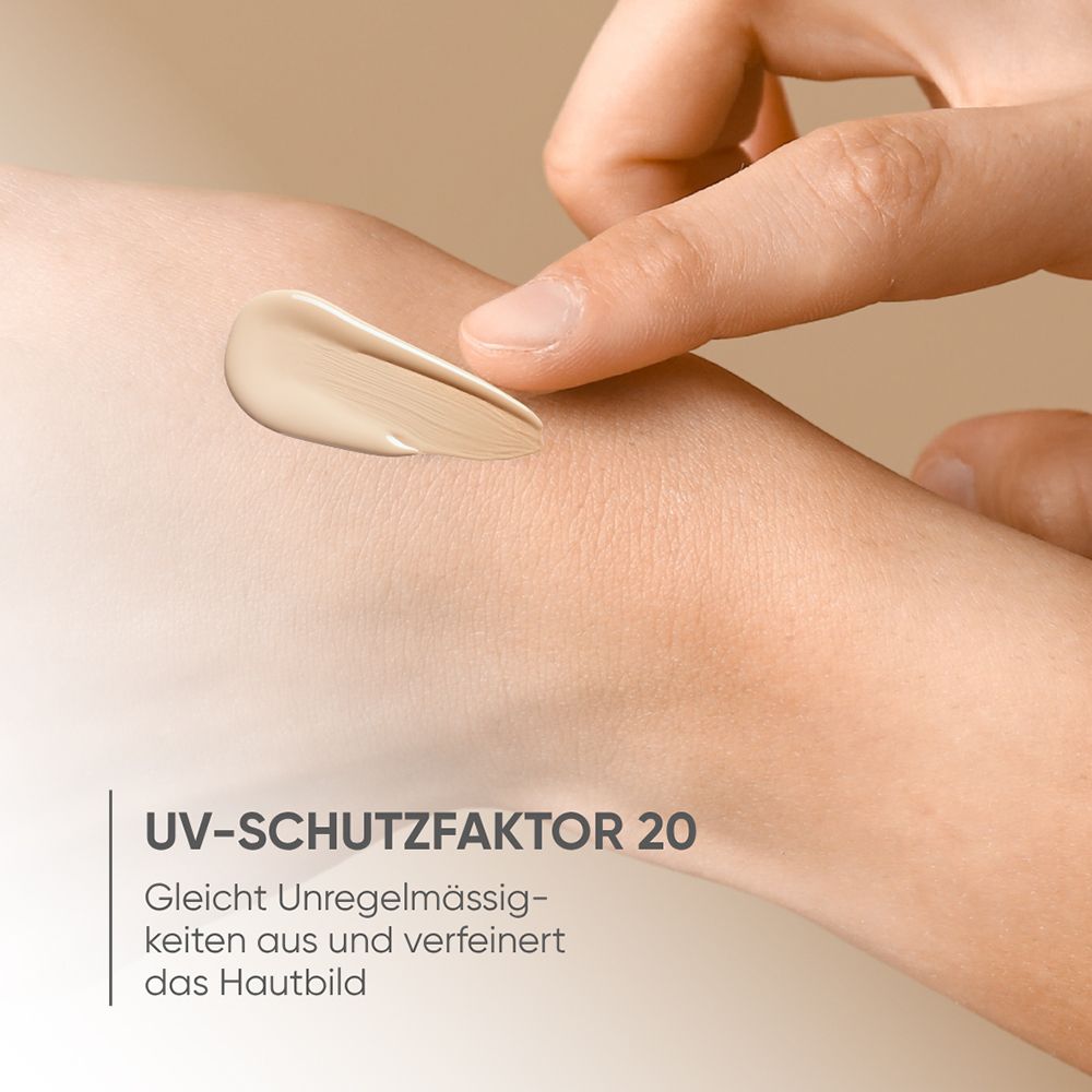 Louis Widmer nutriderm getönte Tagescreme UV 20, Natural 01, auf Haut aufgetragen.