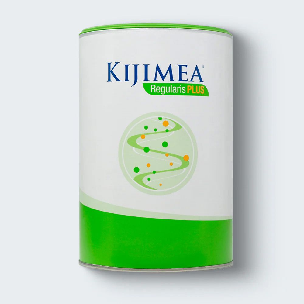 Zylindrische Dose mit grünem Deckel und Boden. Aufschrift: Kijimea Regularis PLUS. Abbildung mit grünen und orangen Punkten.