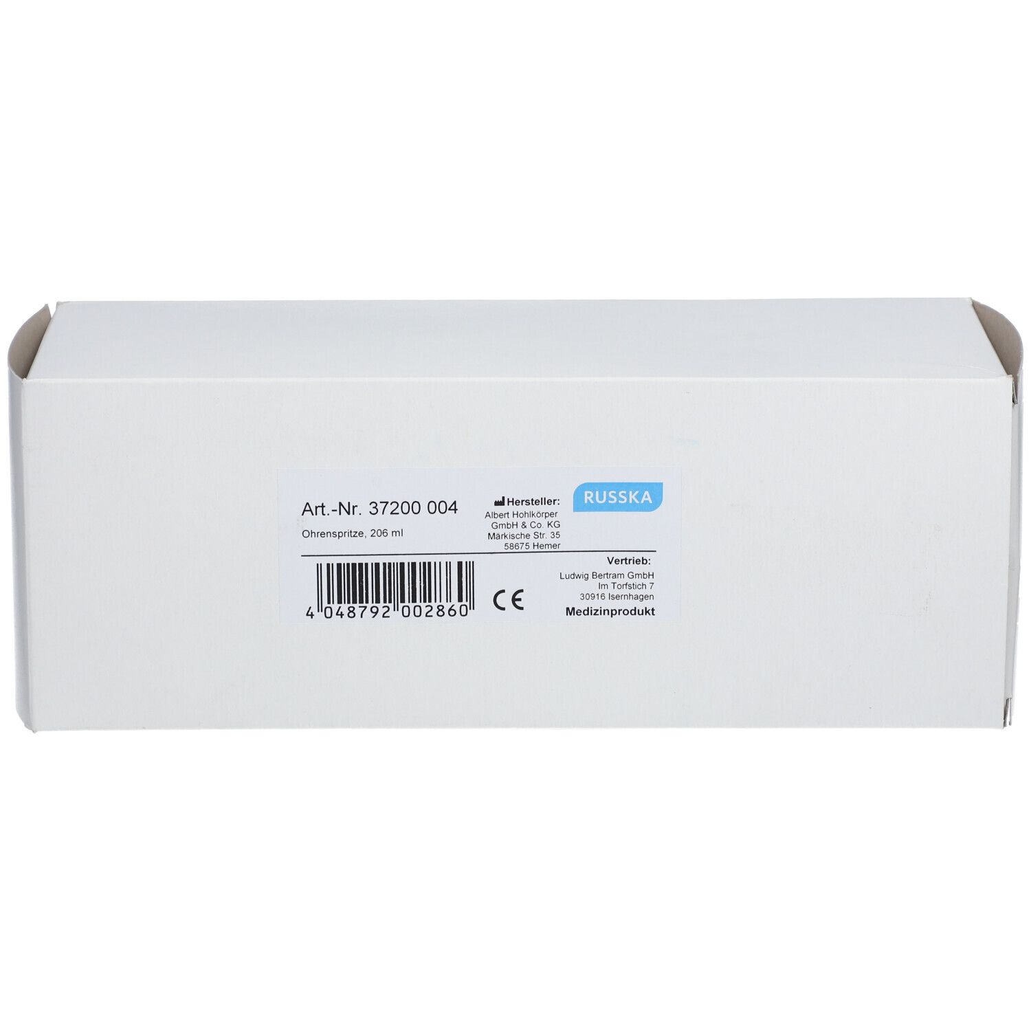 Weiße Produktverpackung mit Aufdrucken. Artikelnummer, Herstellerinformationen und CE-Zeichen sind sichtbar.