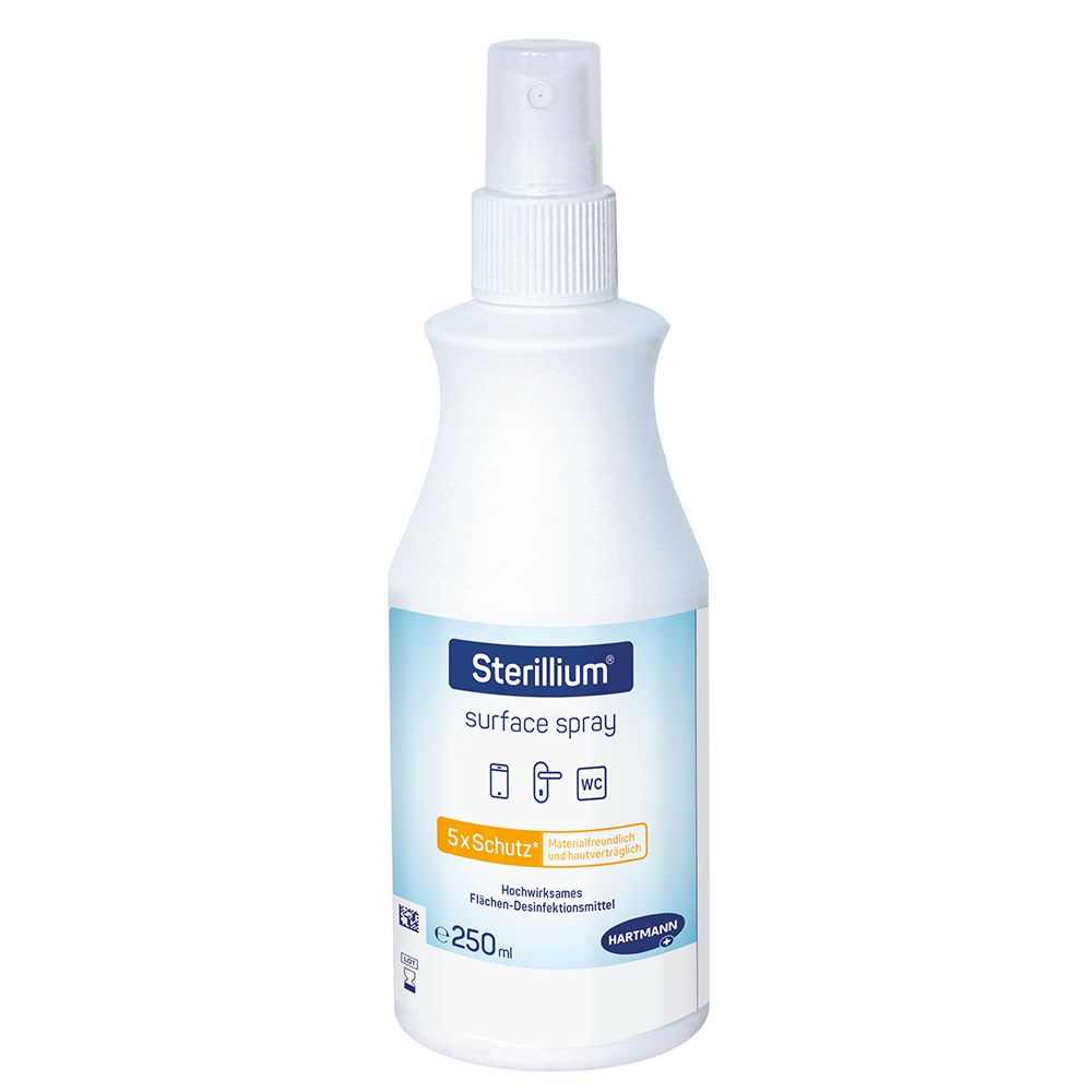 Weiße Sprühflasche mit blauem Etikett. Aufschrift: Sterillium surface spray. 250 ml. Mit Sprühkopf.