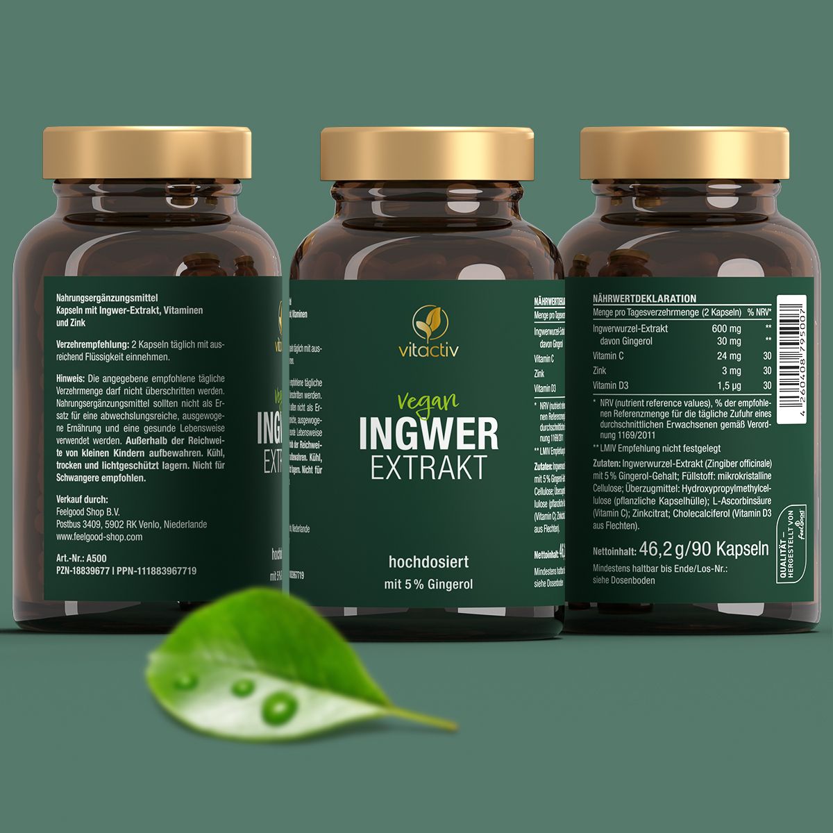 Drei braune Glasflaschen mit goldfarbenen Deckeln. Grüne Etiketten mit weißer Schrift. Blatt mit Wassertropfen.