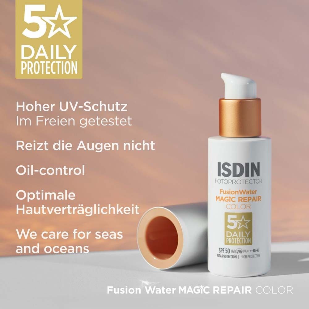 Flasche ISDIN Fotoprotector Fusion Water MAGIC Repair Color. Text: Hoher UV-Schutz, reizt die Augen nicht, Oil-control. Auf Podest.