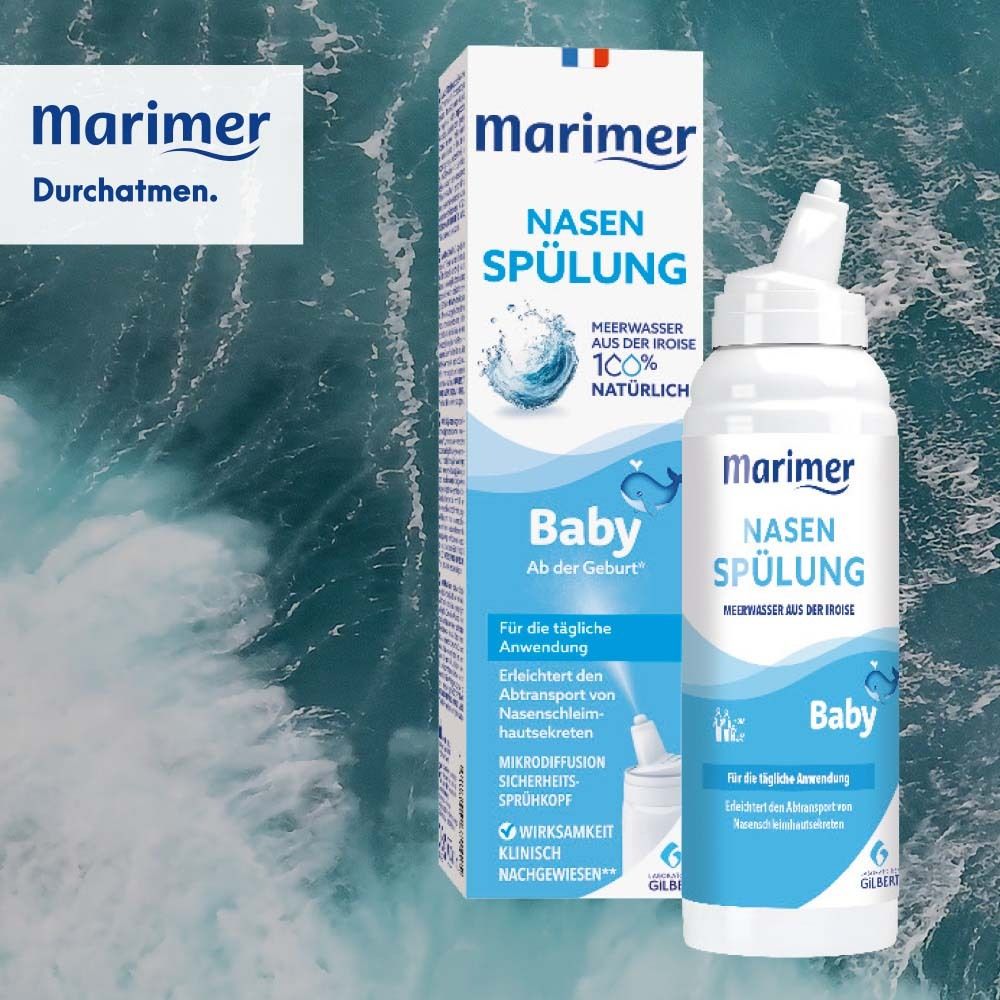 Produkt und Verpackung. Marimer Nasenspülung Baby. Flasche und Schachtel. Hintergrund mit Wasser.