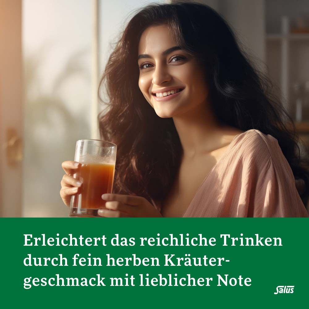 Frau trinkt Flüssigkeit aus Glas. Text: Erleichtert das Trinken durch Kräutergeschmack.