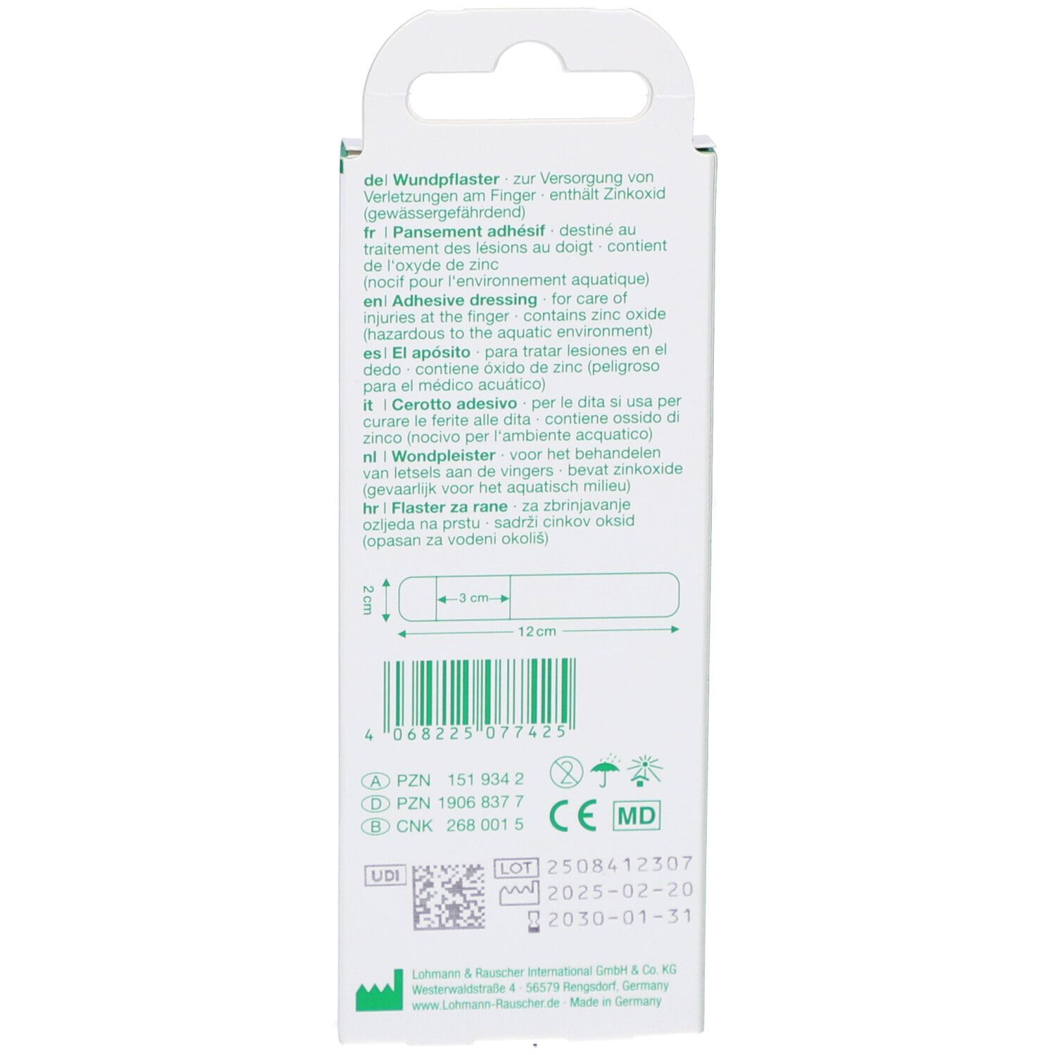 Rückseite der CURAPLAST® Fingerverband Verpackung. Text in mehreren Sprachen. Größenangaben und CE-Kennzeichnung.