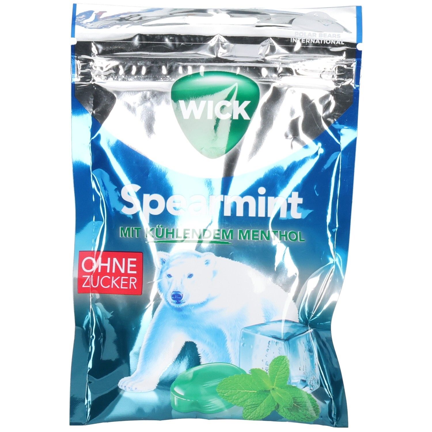 Verpackung von WICK Spearmint Bonbons o.Zucker. Blau-silberne Tüte mit Eisbär, Eiswürfel und Minzblättern. Text: Spearmint, ohne Zucker.