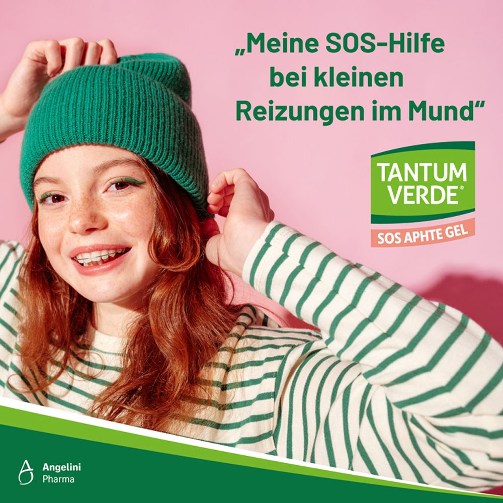 Mädchen mit Mütze. Auf pinkem Hintergrund. Tantum Verde SOS Aphte Gel Logo.