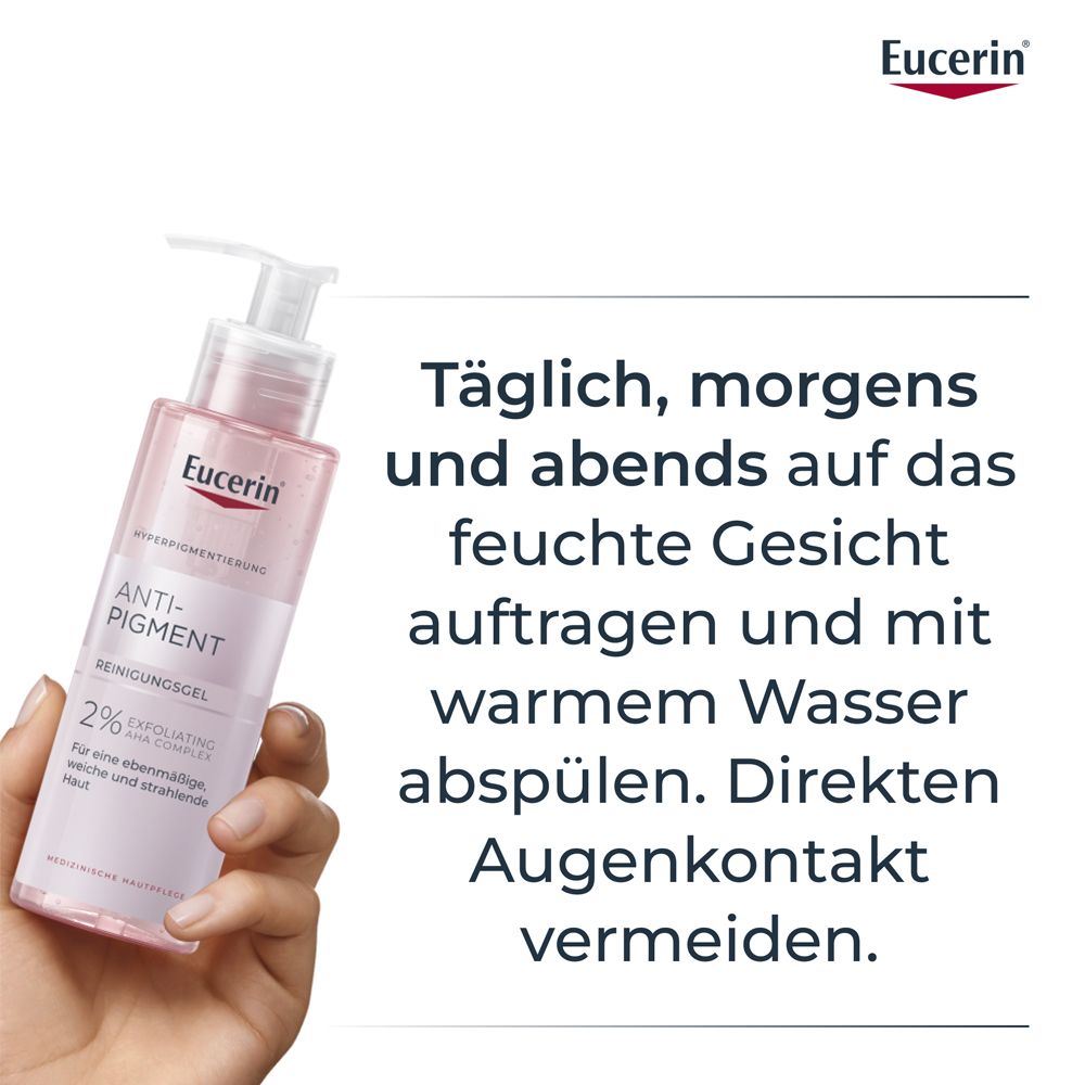 Hand hält Flasche. Text: Täglich morgens und abends auf das feuchte Gesicht auftragen und abspülen.