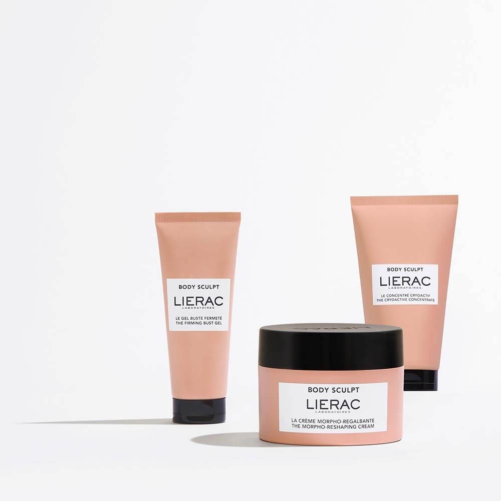 Drei Produkte: Tube, Tiegel, Tube. Aufschrift: LIERAC, Body Sculpt, Le Gel Bust Fermeté, La Crème Morpho-Regardante.