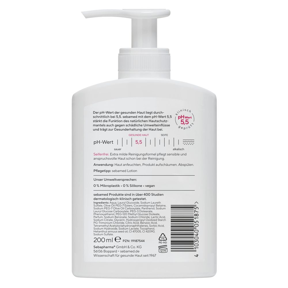 Rückseite der weißen Flasche mit Pumpe. Text: pH-Wert 5,5, Inhaltsstoffe, 200 ml, sebamed. pH 5,5.