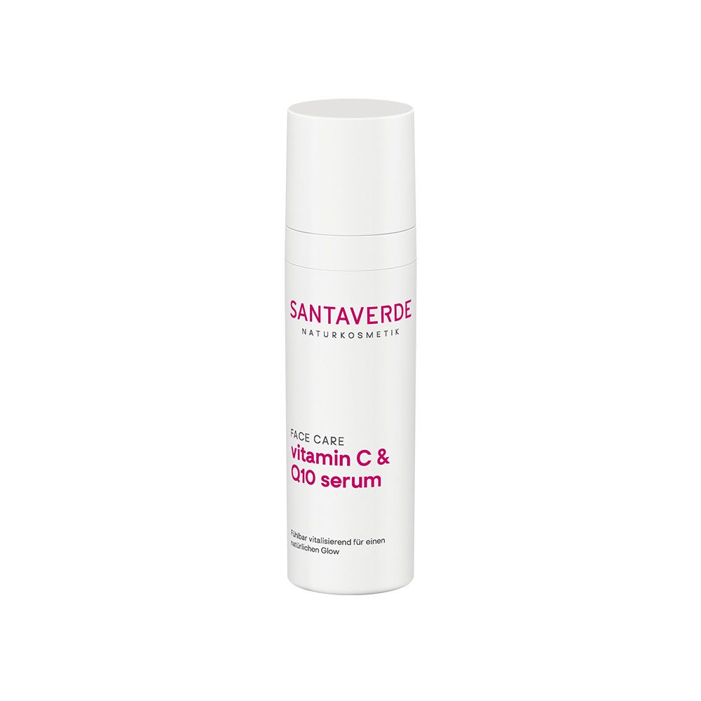 SANTAVERDE Serum. Weißes Serum mit Schriftzug. Aufdruck: Vitamin C & Q10 Serum. Rosa Akzente.