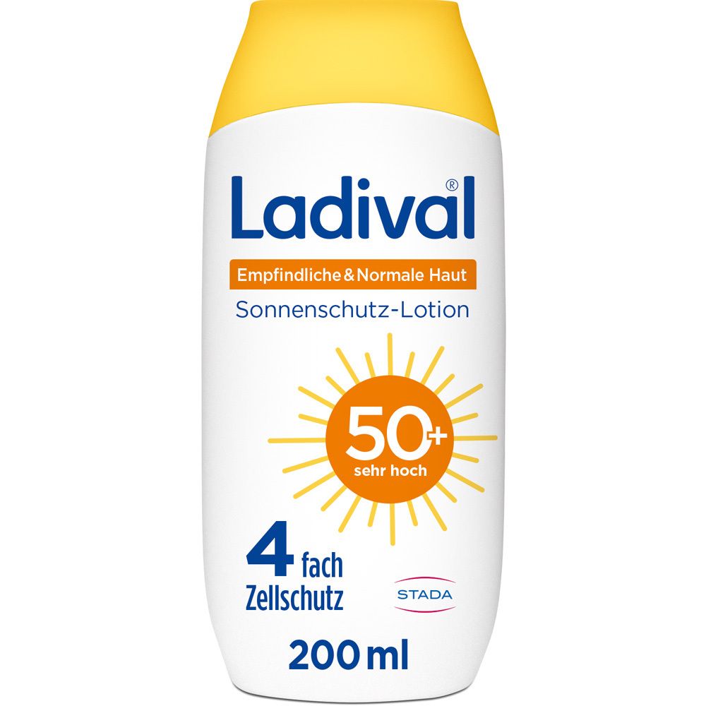 Weiße Flasche mit gelbem Deckel. Aufschrift: Ladival, Empfindliche & Normale Haut, Sonnenschutz-Lotion 50+. 4-fach Zellschutz. STADA Logo.