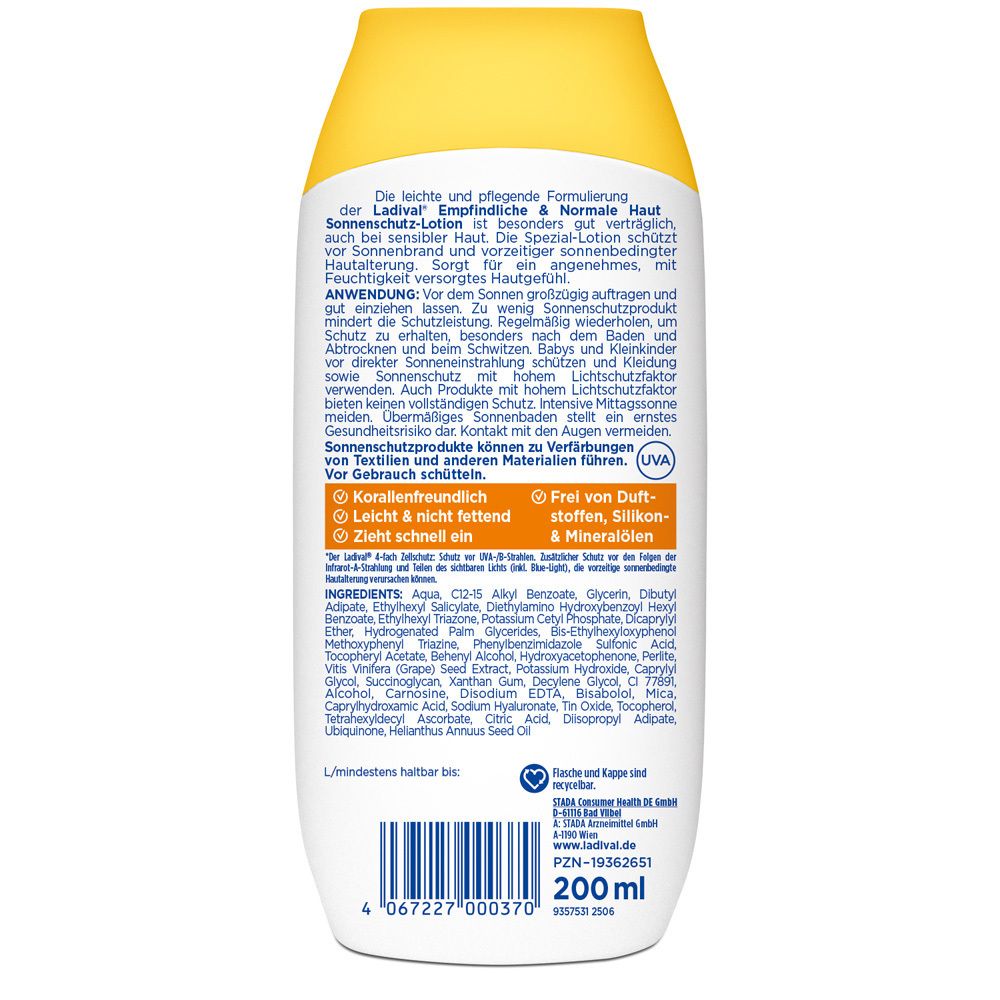 Rückseite der Sonnenlotion-Flasche. Text: Inhaltsstoffe, Anwendung, Korallenfreundlich, leicht & nicht fettend, schnell einziehend.