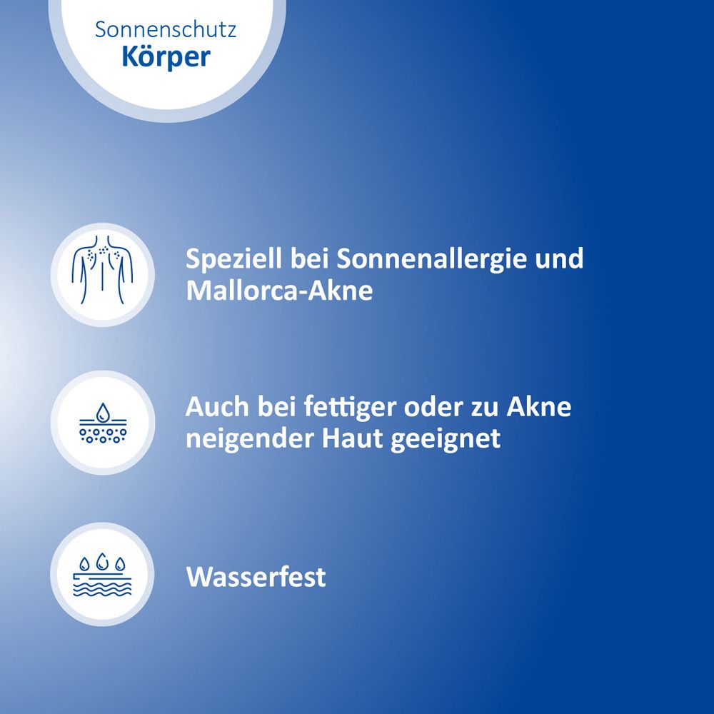 Blauer Hintergrund mit Text: Sonnenschutz Körper. Geeignet bei Sonnenallergie und Mallorca-Akne. Wasserfest.