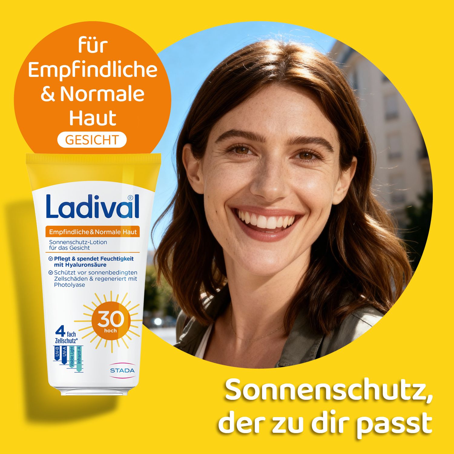 Frau lächelt. Ladival® Sonnenschutz-Lotion für das Gesicht. Für empfindliche & normale Haut. LSF 30. Sonnenschutz, der zu dir passt.