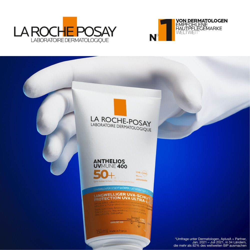 La Roche-Posay Anthelios UVmune 400 LSF 50+ Milch. Tube in Hand. Von Dermatologen empfohlen. Blaue Hintergrund.