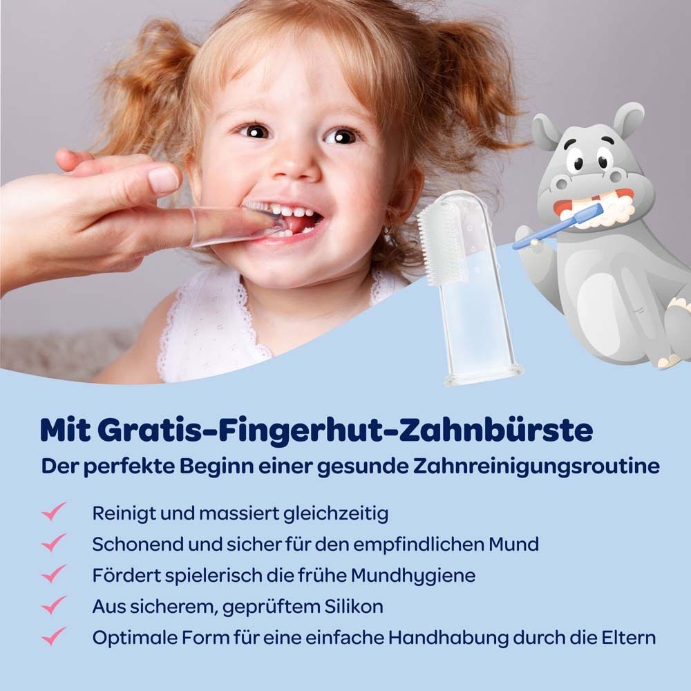 Baby und Fingerhut-Zahnbürste. Text: Reinigt und massiert gleichzeitig, schonend und sicher für den empfindlichen Mund, fördert Mundhygiene, optimale Form.