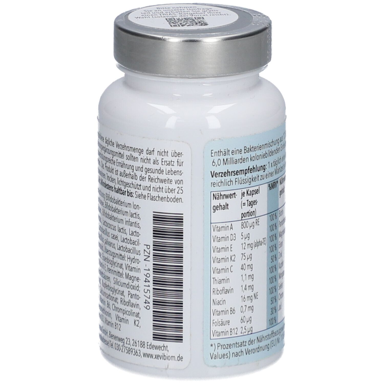Rückseite der weißen Flasche mit silbernem Deckel. Enthält Informationen zu Inhaltsstoffen und Verzehrempfehlung. Aufschrift: Xevibiom daily.