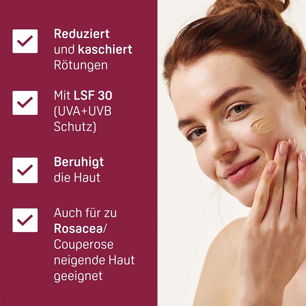 Grafik mit Text: Reduziert Rötungen, LSF 30, beruhigt die Haut, geeignet für Rosacea/Couperose. Frau berührt Gesicht.