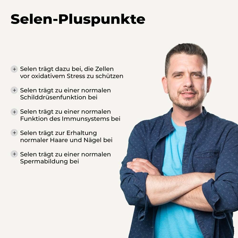 Mann lächelt. Text: Selen trägt zum Schutz der Zellen bei, Schilddrüsenfunktion, Immunsystem, Haare & Nägel, Spermienbildung.