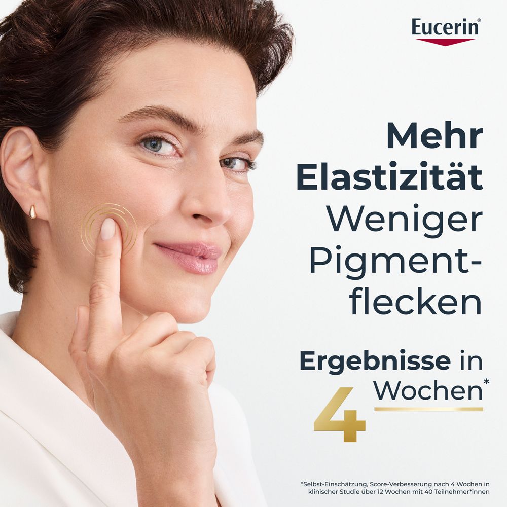Frau berührt Gesicht. Text: Mehr Elastizität, weniger Pigmentflecken. Ergebnisse in 4 Wochen. Eucerin.