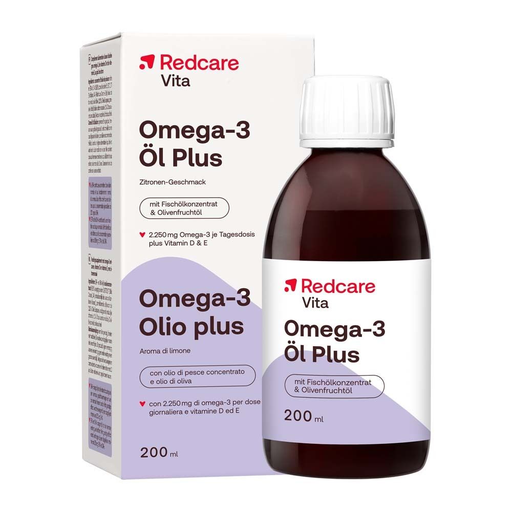Flasche und Verpackung von Redcare Vita Omega-3 Öl Plus. Flasche mit brauner Flüssigkeit, weißem Deckel und Etikett.