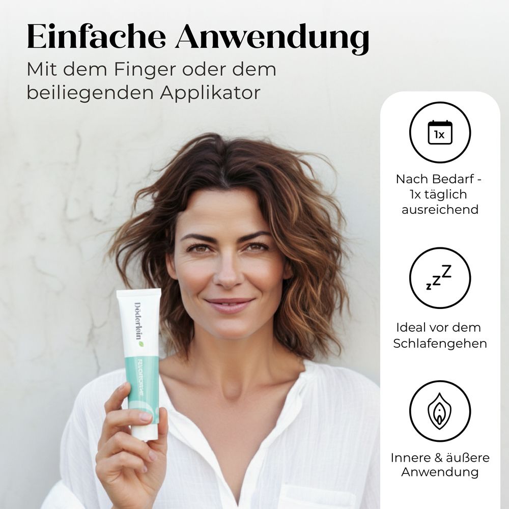 Frau hält Tube Döderlein Feuchtcreme. Text: Einfache Anwendung. 1x täglich. Ideal vor dem Schlafengehen.
